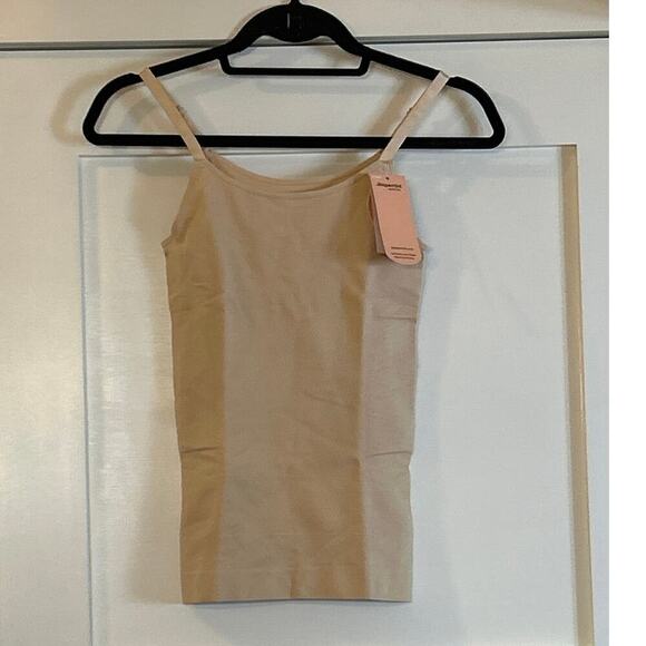 Shapermint Essentials All Day Every Day Scoop Neck Cami Medium - Picture 2 of 6